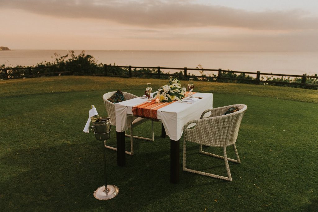 Romantic dinner at Bali Clifftop Wedding by Bali Moon Wedding