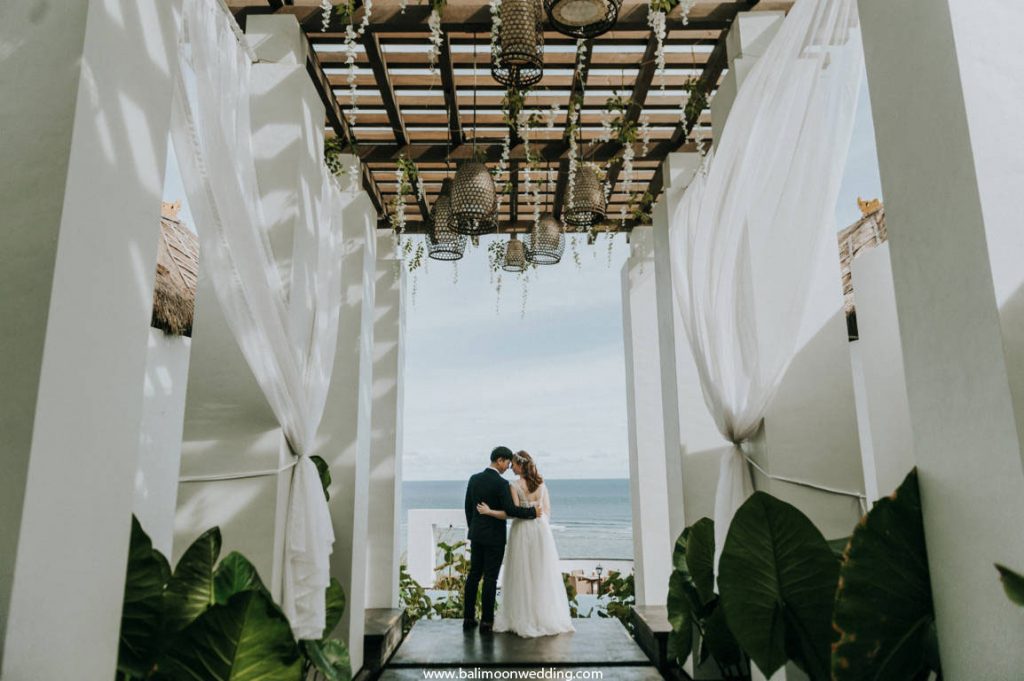 Sarah-&-Jeong-Bong---Bali-Moon-Wedding-(1)